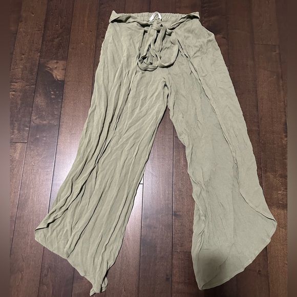 Lock & Key - Women's Army Green Open Side Culottes - Size Small - Picture 3 of 10